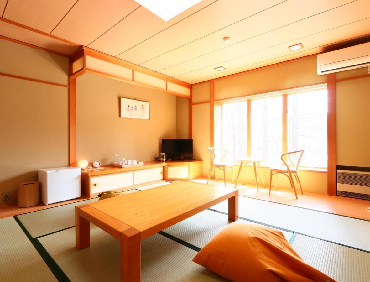 Bed and Breakfast Ryosha Tsukiakari Yamanakako Exterior foto