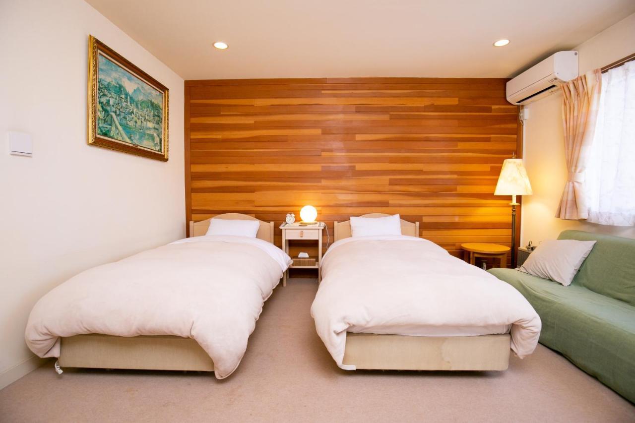 Bed and Breakfast Ryosha Tsukiakari Yamanakako Exterior foto